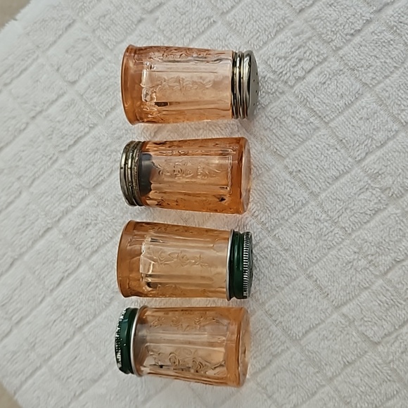 Sharon Cabbage Rose 2 sets of Salt and Pepper Shakers Depression Glass - Picture 6 of 12